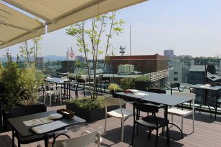 MEAL TOGETHER ROOF TERRACE