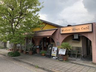 マザームーンカフェ千里店